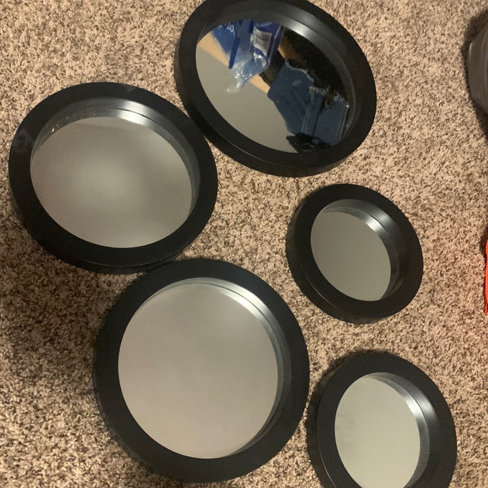 Mirror set